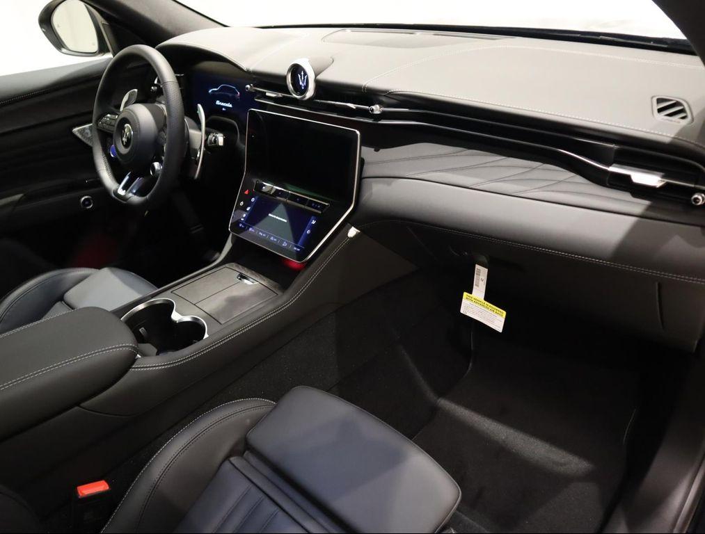 new 2025 Maserati Grecale car, priced at $78,425