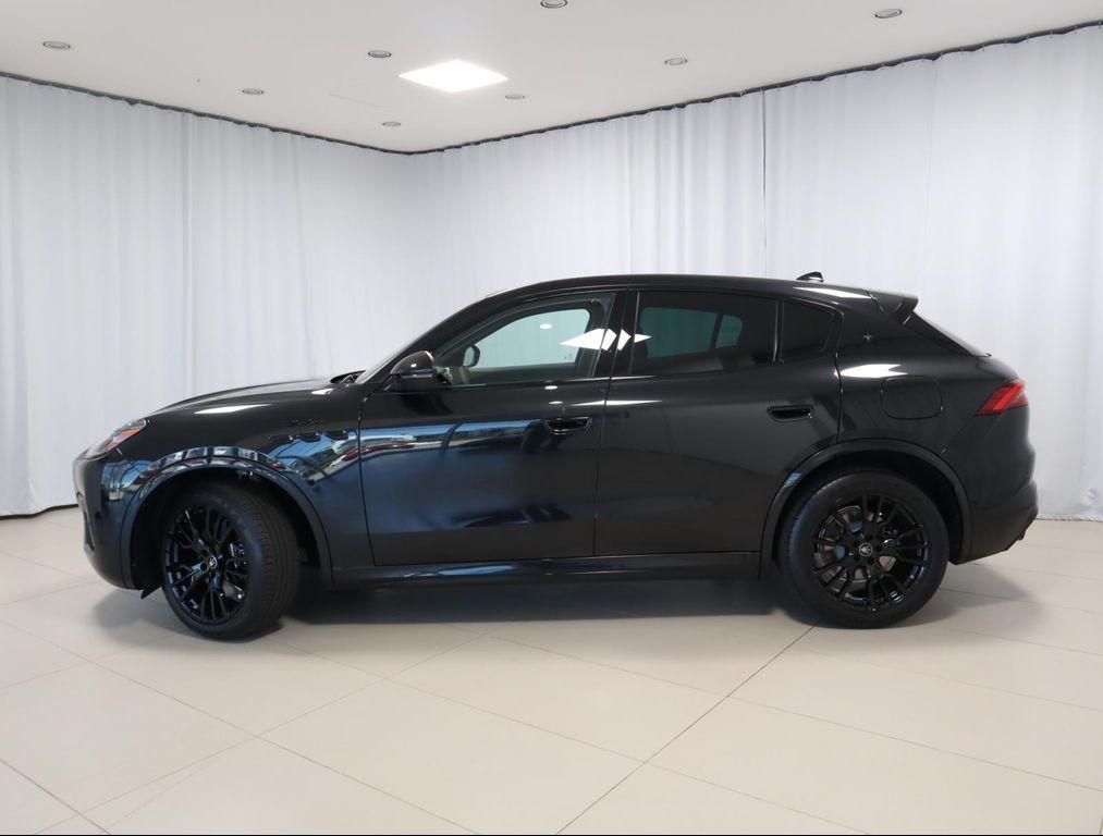 new 2025 Maserati Grecale car, priced at $78,425