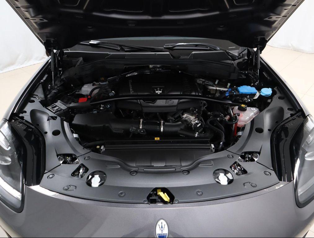 new 2025 Maserati Grecale car, priced at $105,695