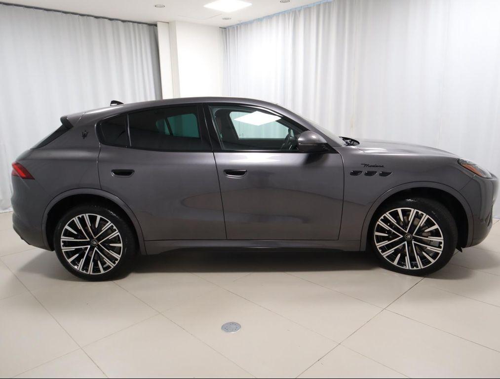 new 2025 Maserati Grecale car, priced at $105,695