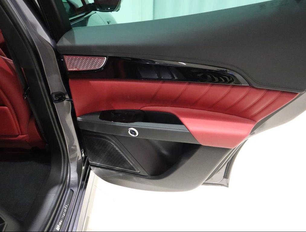 new 2025 Maserati Grecale car, priced at $105,695