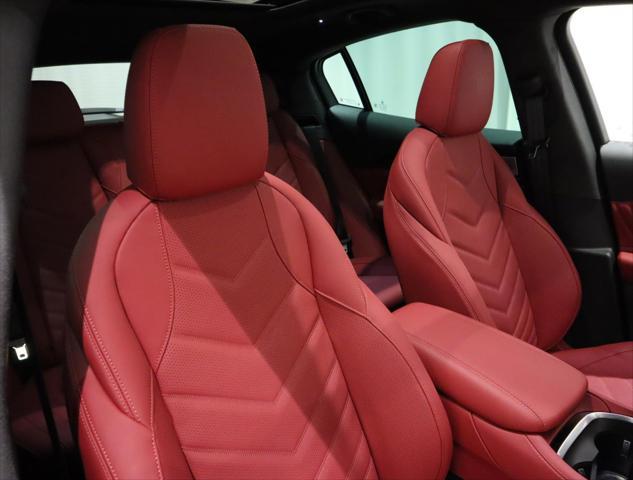 new 2025 Maserati Grecale car, priced at $105,695