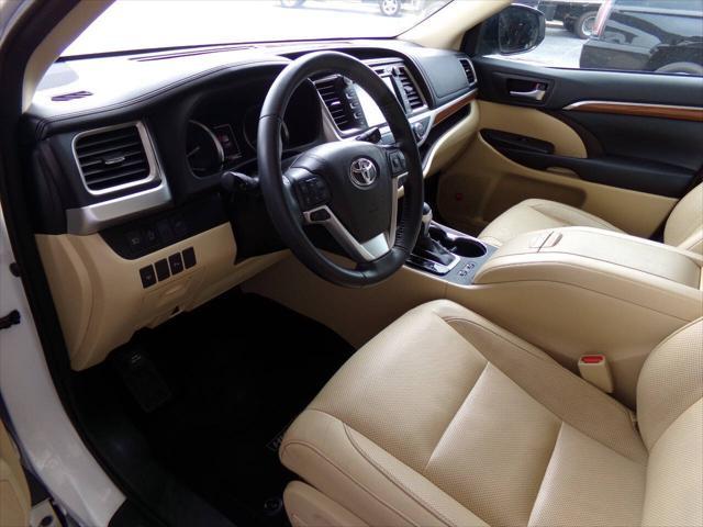 used 2018 Toyota Highlander car, priced at $21,995