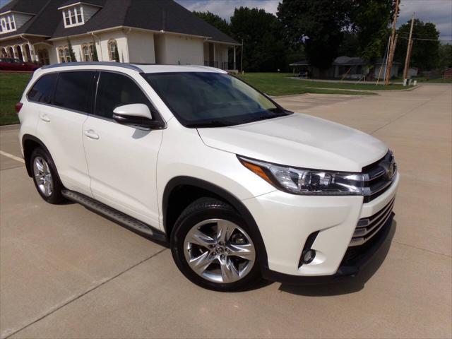 used 2018 Toyota Highlander car, priced at $21,995