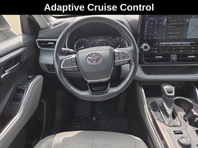 used 2021 Toyota Highlander car, priced at $36,377