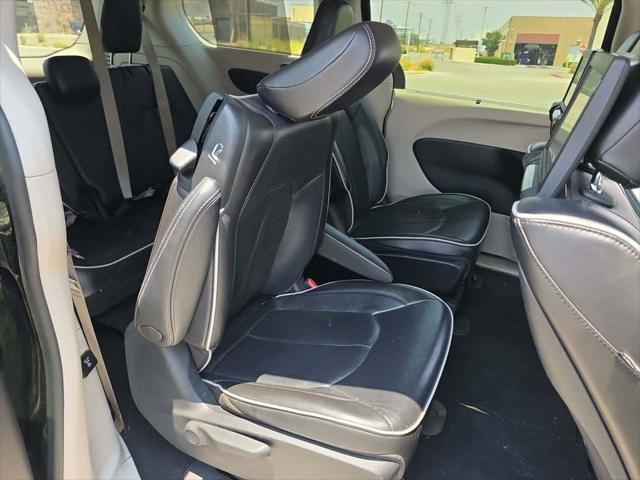 used 2022 Chrysler Pacifica Hybrid car, priced at $28,572
