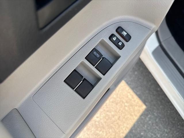 used 2012 Toyota Highlander car, priced at $15,537