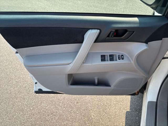 used 2012 Toyota Highlander car, priced at $15,537