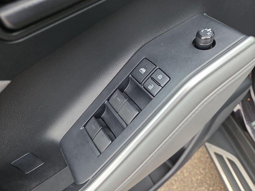 used 2022 Toyota Highlander car, priced at $29,870