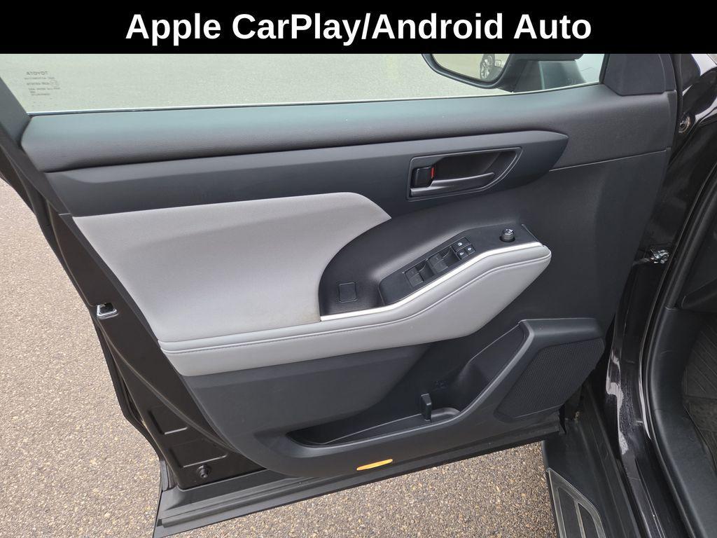 used 2022 Toyota Highlander car, priced at $29,870