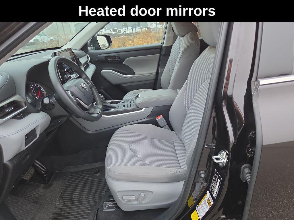 used 2022 Toyota Highlander car, priced at $29,870