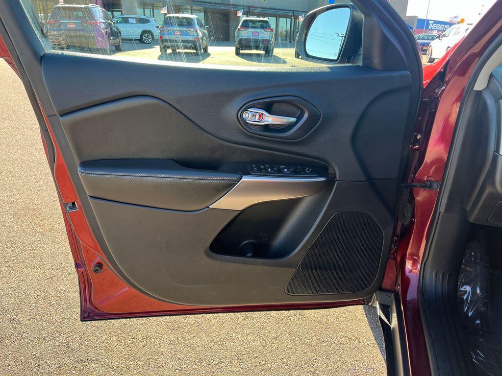 used 2019 Jeep Cherokee car, priced at $14,341