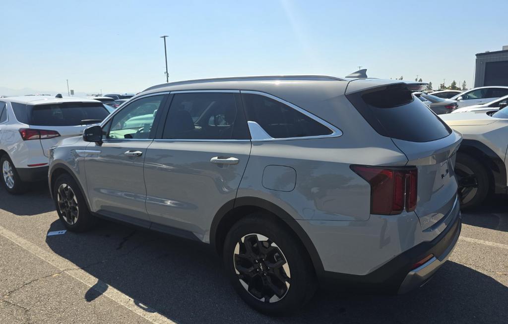 used 2025 Kia Sorento car, priced at $29,374