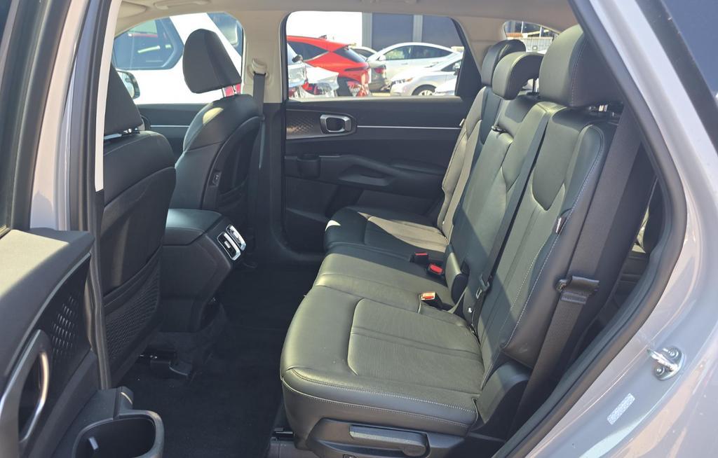 used 2025 Kia Sorento car, priced at $29,374