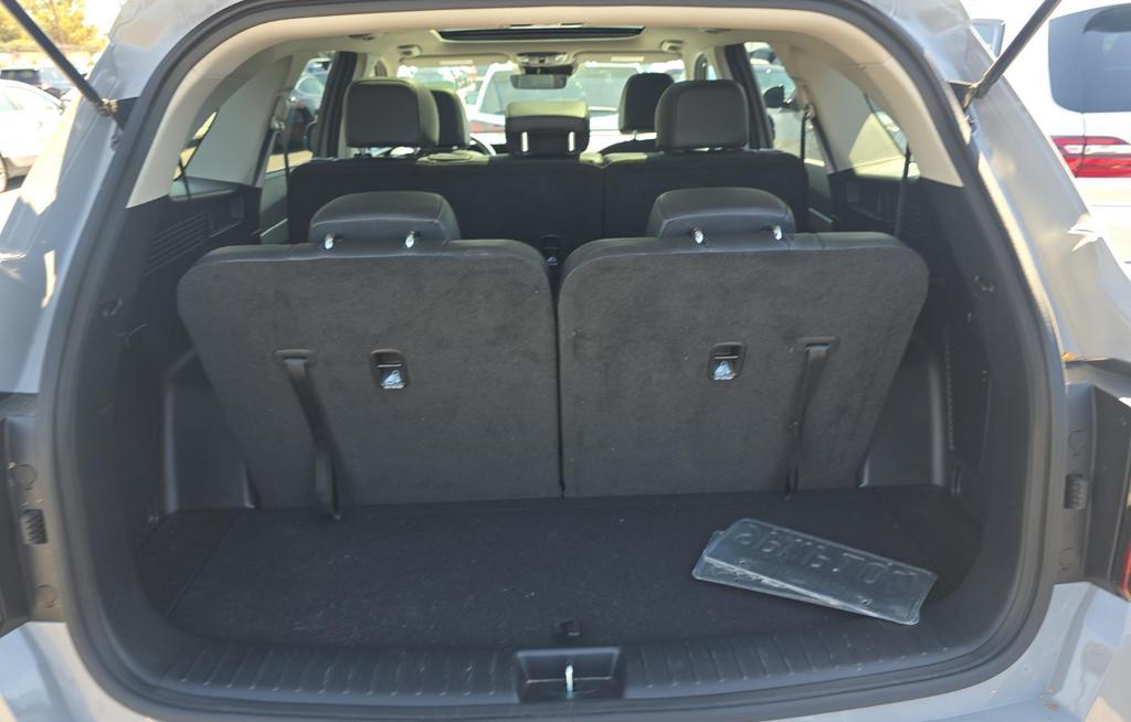 used 2025 Kia Sorento car, priced at $29,374