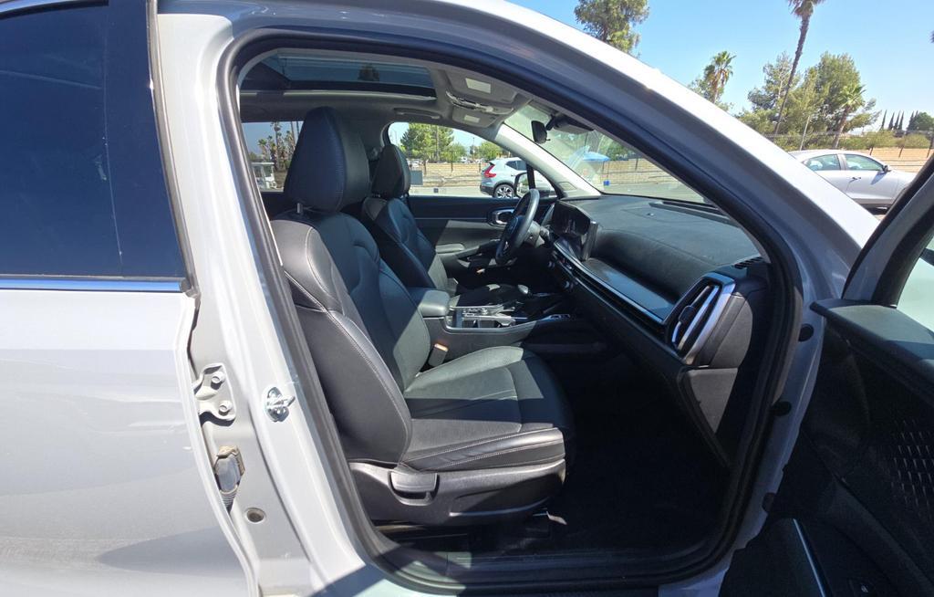 used 2025 Kia Sorento car, priced at $29,374