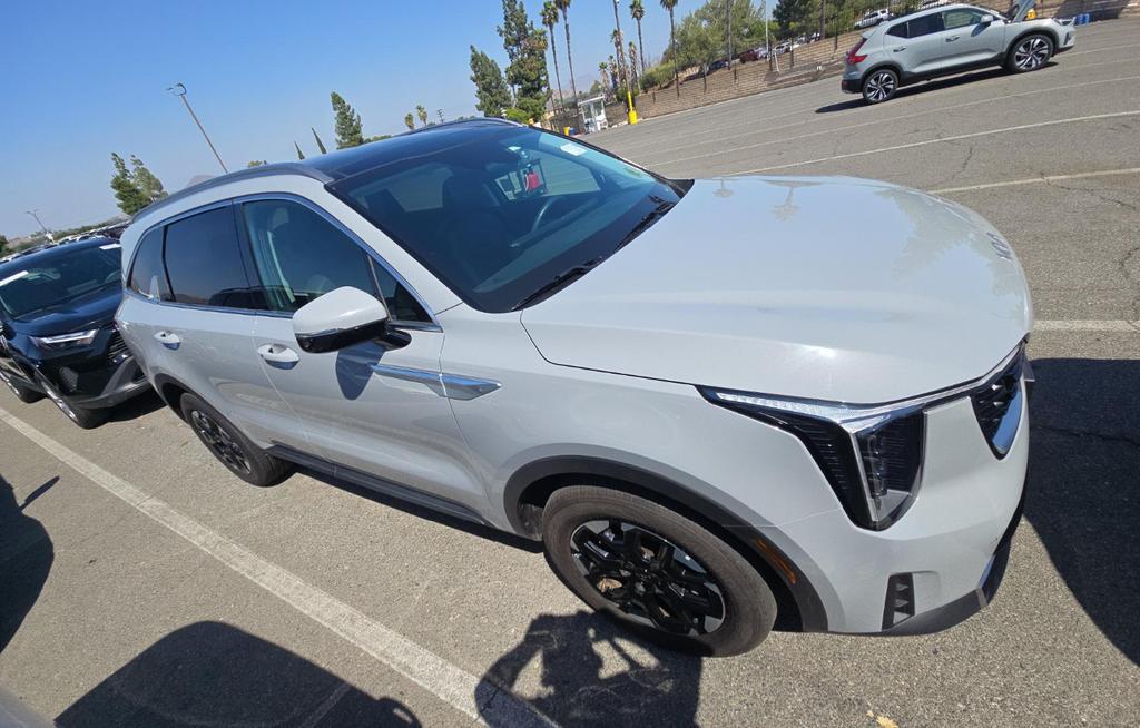 used 2025 Kia Sorento car, priced at $29,374