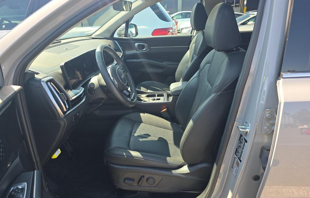 used 2025 Kia Sorento car, priced at $29,374