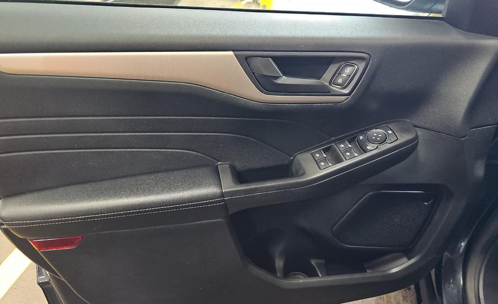 used 2022 Ford Escape car, priced at $25,367