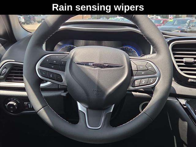 used 2025 Chrysler Pacifica car, priced at $35,817