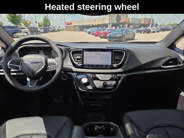 used 2025 Chrysler Pacifica car, priced at $35,817