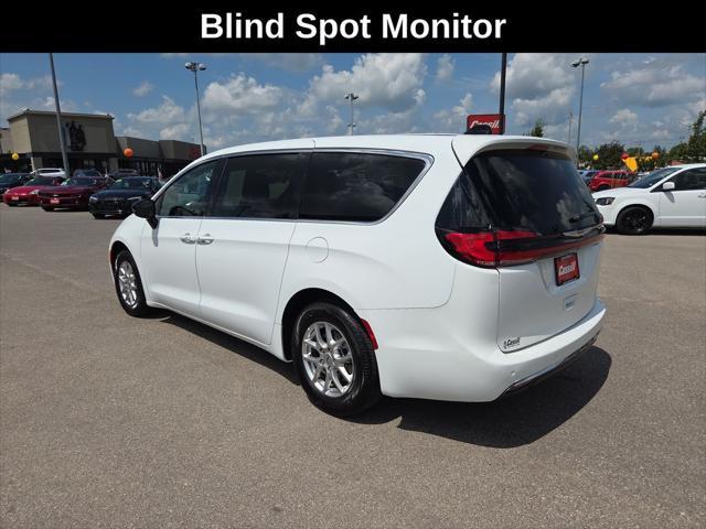 used 2025 Chrysler Pacifica car, priced at $35,817
