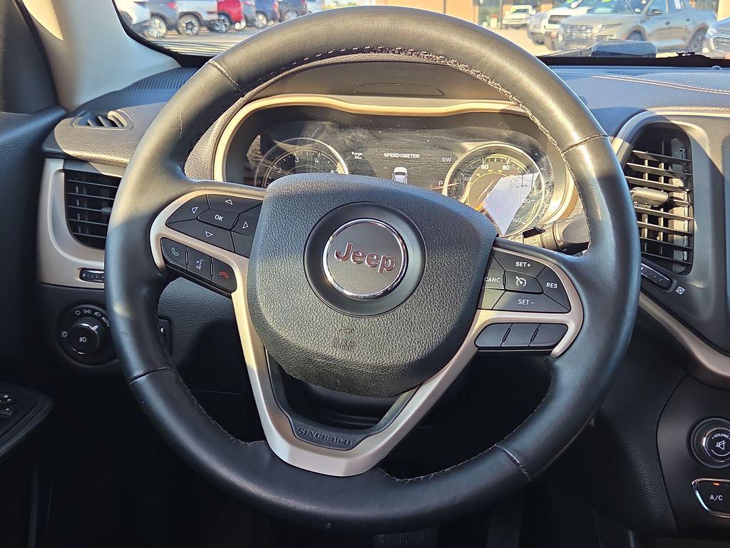 used 2015 Jeep Cherokee car, priced at $11,169