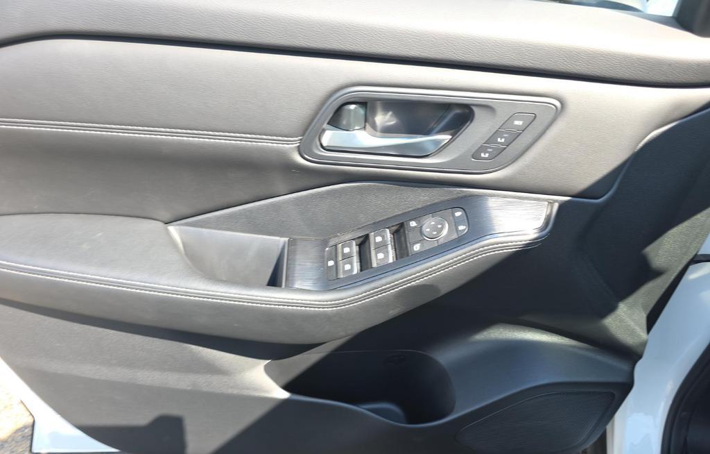 used 2024 Nissan Rogue car, priced at $29,331