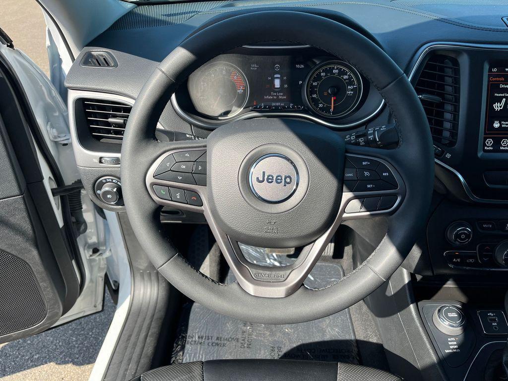used 2022 Jeep Cherokee car, priced at $23,274
