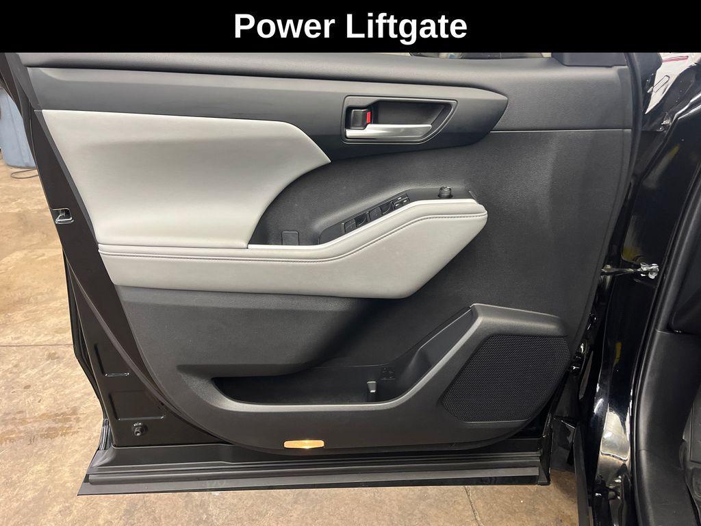 used 2024 Toyota Highlander car, priced at $39,971