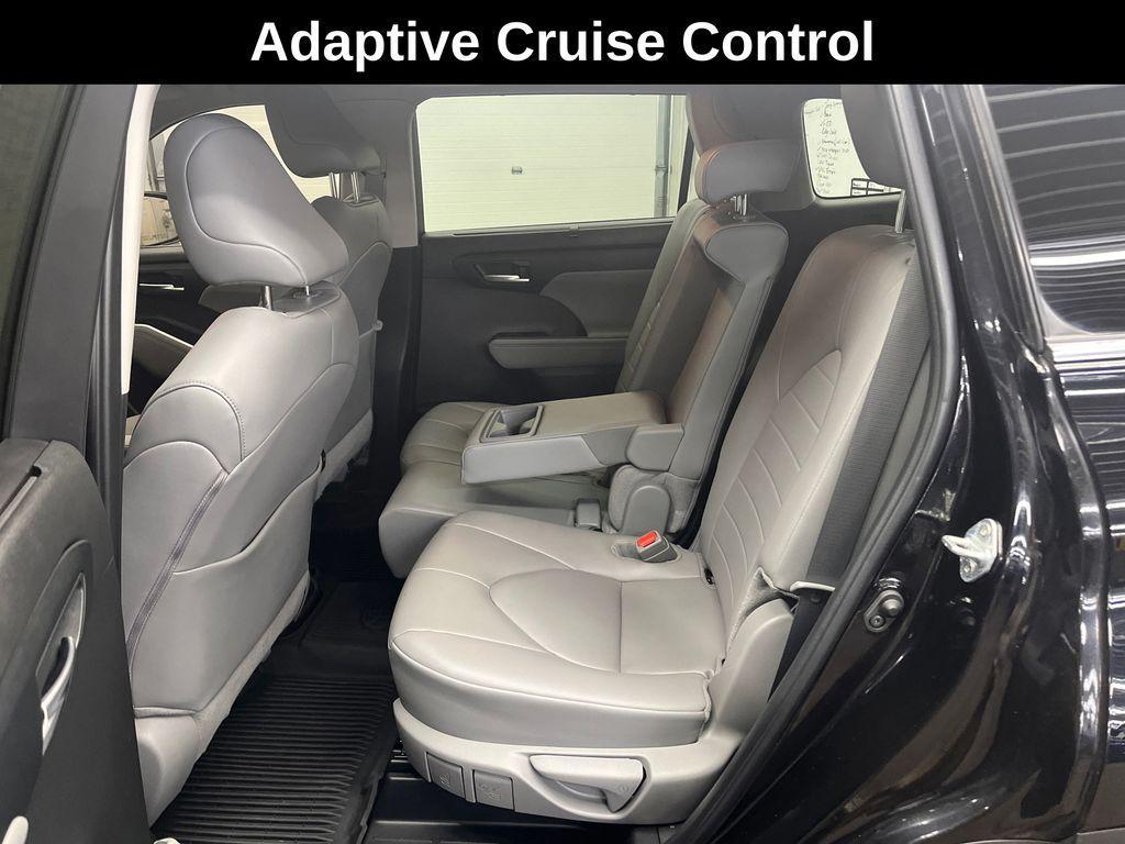 used 2024 Toyota Highlander car, priced at $39,971