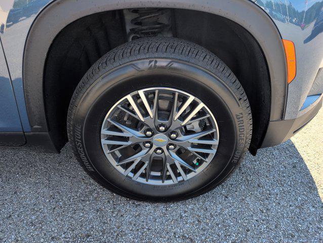 used 2025 Chevrolet Traverse car, priced at $35,990