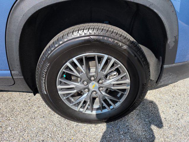 used 2025 Chevrolet Traverse car, priced at $35,990