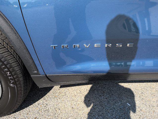 used 2025 Chevrolet Traverse car, priced at $35,990