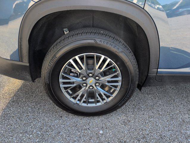 used 2025 Chevrolet Traverse car, priced at $35,990