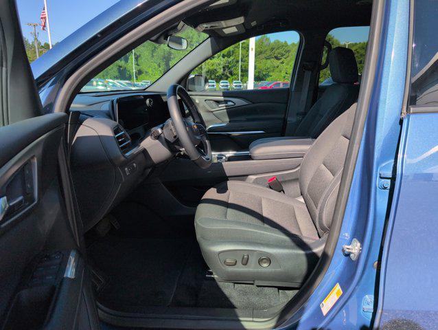 used 2025 Chevrolet Traverse car, priced at $35,990