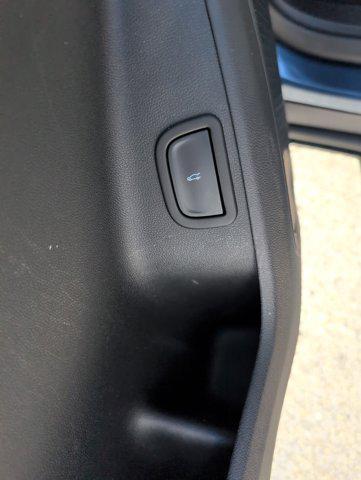 used 2025 Chevrolet Traverse car, priced at $35,990