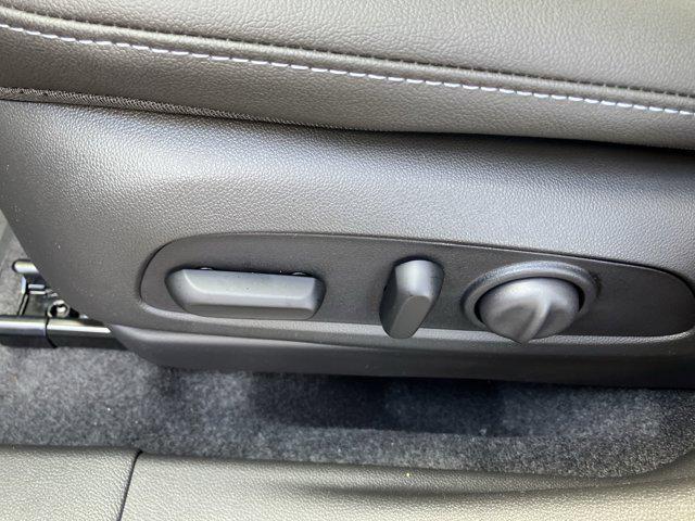new 2025 Buick Envista car, priced at $26,535
