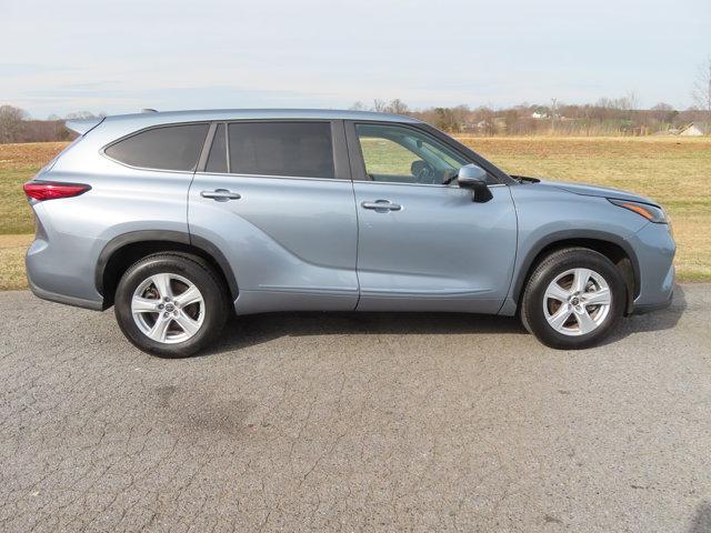 used 2023 Toyota Highlander car, priced at $32,990