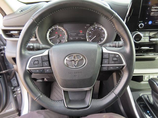 used 2023 Toyota Highlander car, priced at $32,990