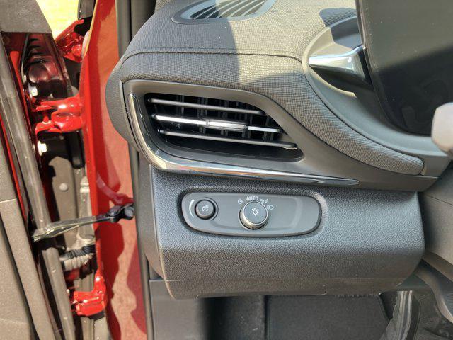 new 2025 Buick Envista car, priced at $25,680