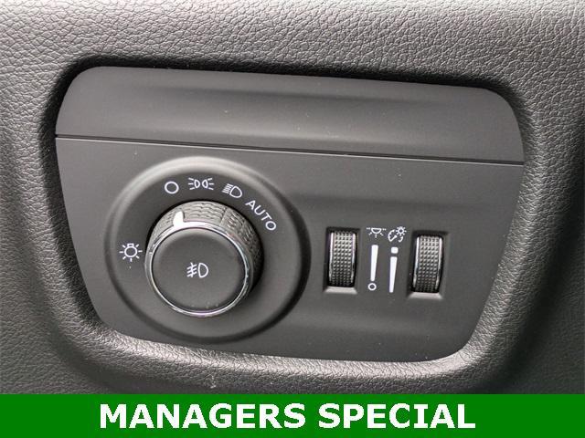 new 2025 Jeep Grand Cherokee car, priced at $43,321