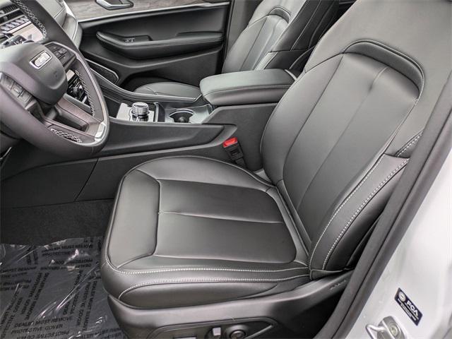 new 2025 Jeep Grand Cherokee car, priced at $46,821