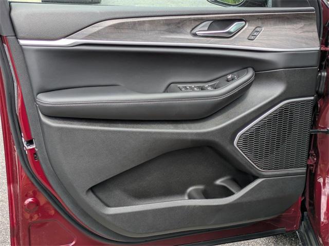 new 2025 Jeep Grand Cherokee L car, priced at $49,201
