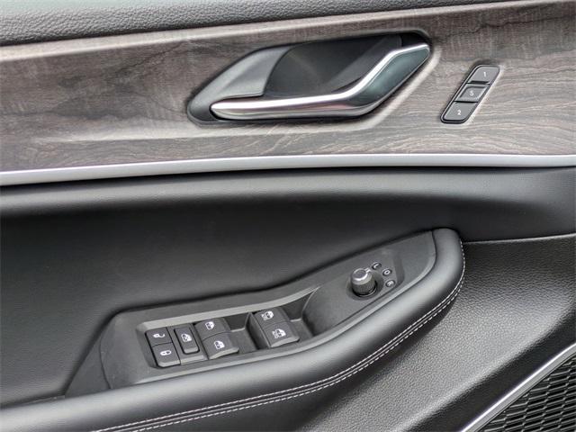 new 2025 Jeep Grand Cherokee L car, priced at $49,201
