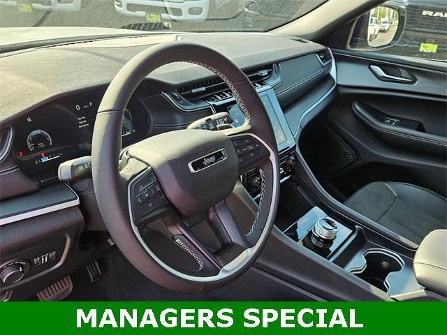 new 2025 Jeep Grand Cherokee car, priced at $41,712