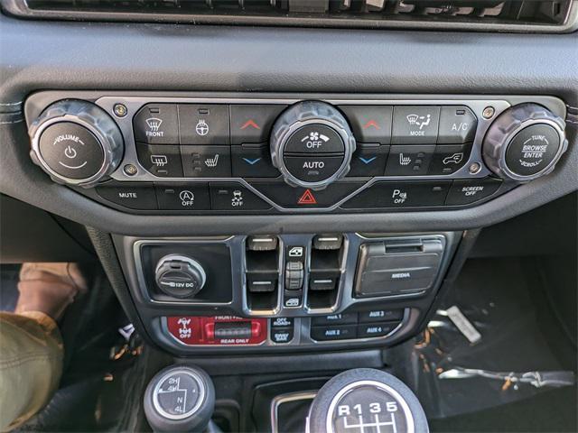 new 2025 Jeep Wrangler car, priced at $54,371