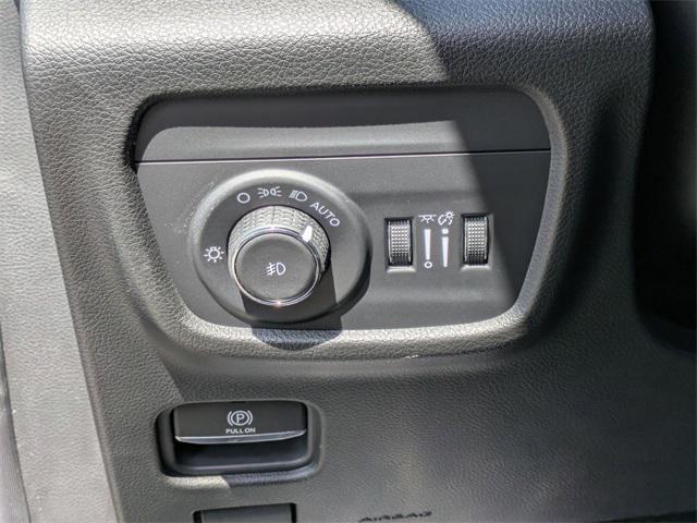new 2025 Jeep Grand Cherokee car, priced at $50,254