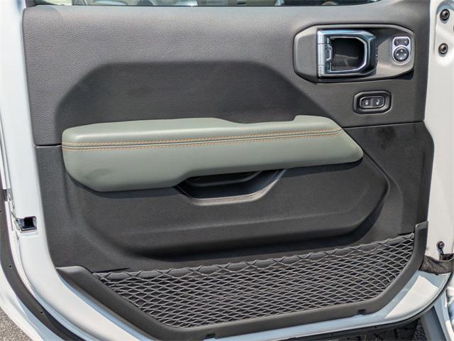 new 2025 Jeep Gladiator car, priced at $53,359