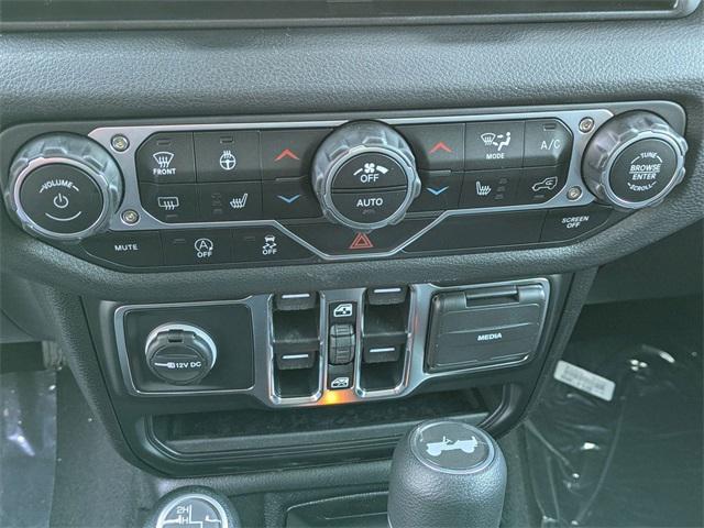 new 2025 Jeep Wrangler car, priced at $45,390